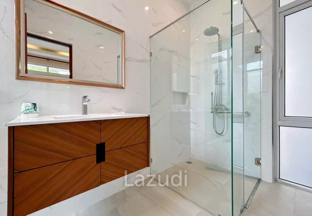 BLACK LOTUS : Quality 4 Bed Pool Villa