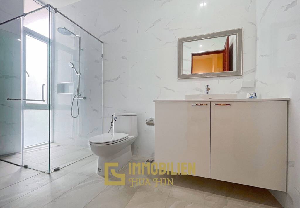 1,100 metro cuadrado 4 ` 4 Baño Villa de Venta