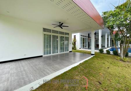 BLACK LOTUS : Quality 4 Bed Pool Villa