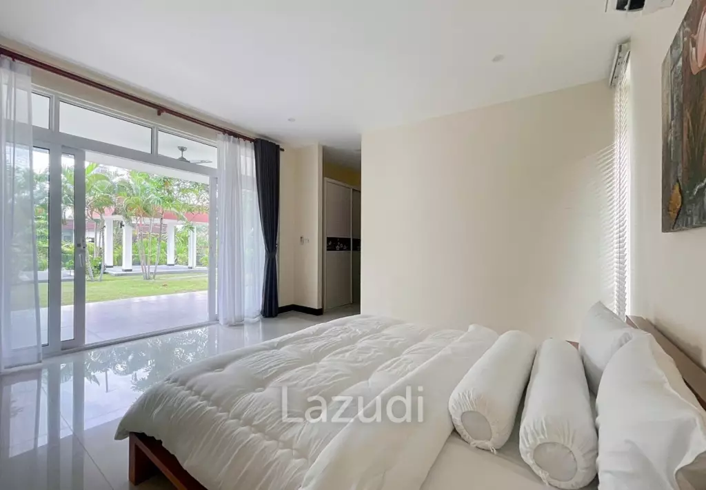 BLACK LOTUS : Quality 4 Bed Pool Villa