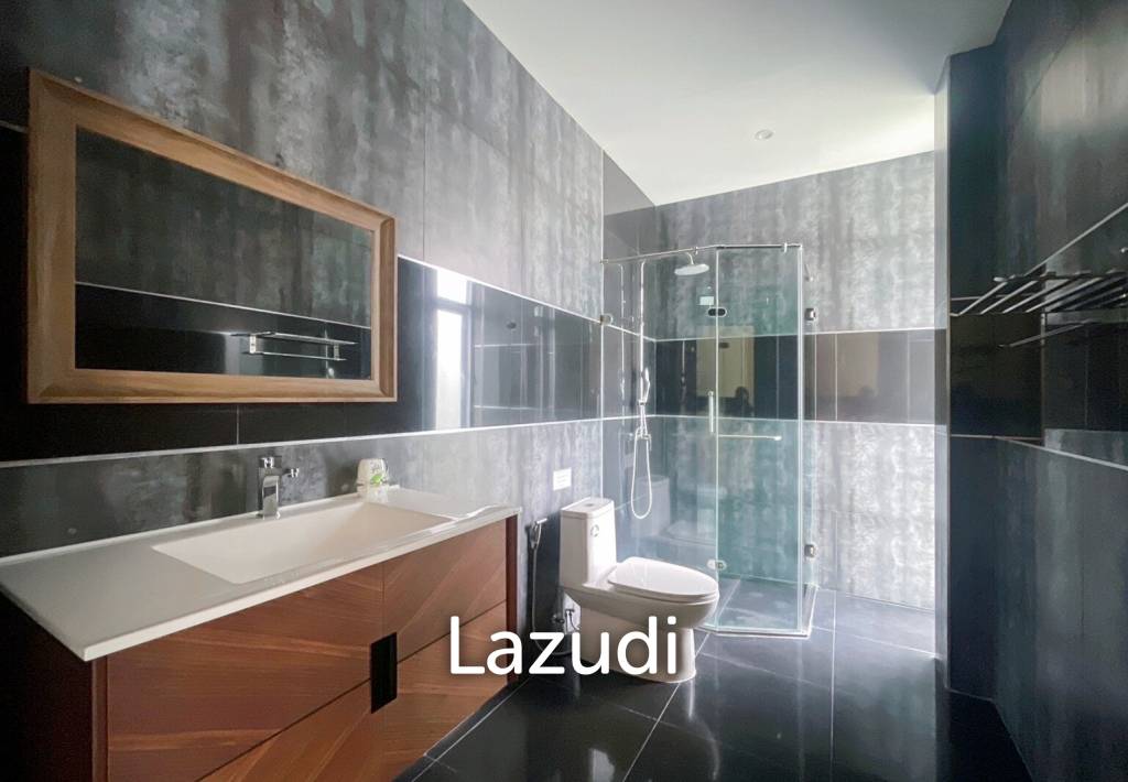 BLACK LOTUS : Quality 4 Bed Pool Villa