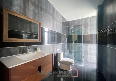 BLACK LOTUS : Quality 4 Bed Pool Villa