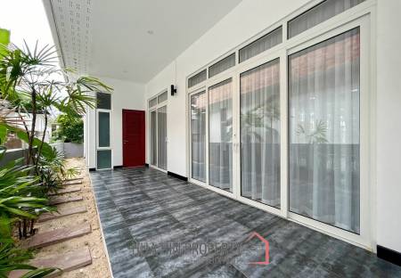 BLACK LOTUS : Quality 4 Bed Pool Villa