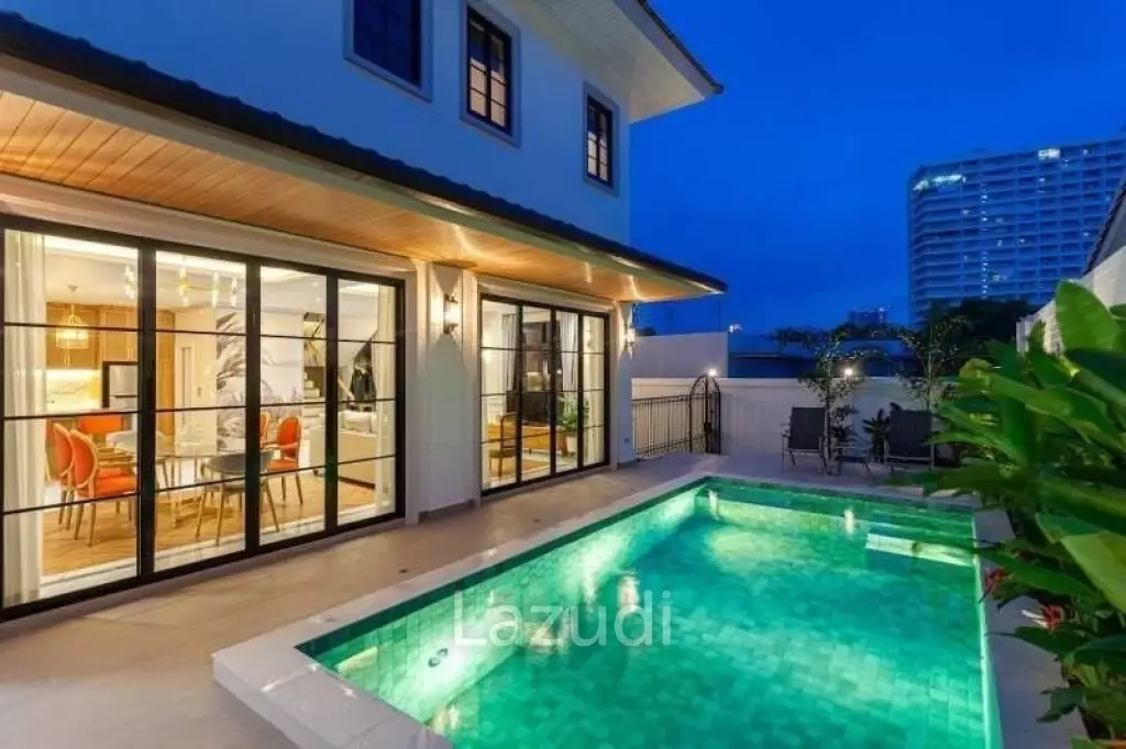 3 Bed 4 Bath 380 SQ.M Pool Villa in Jomtien