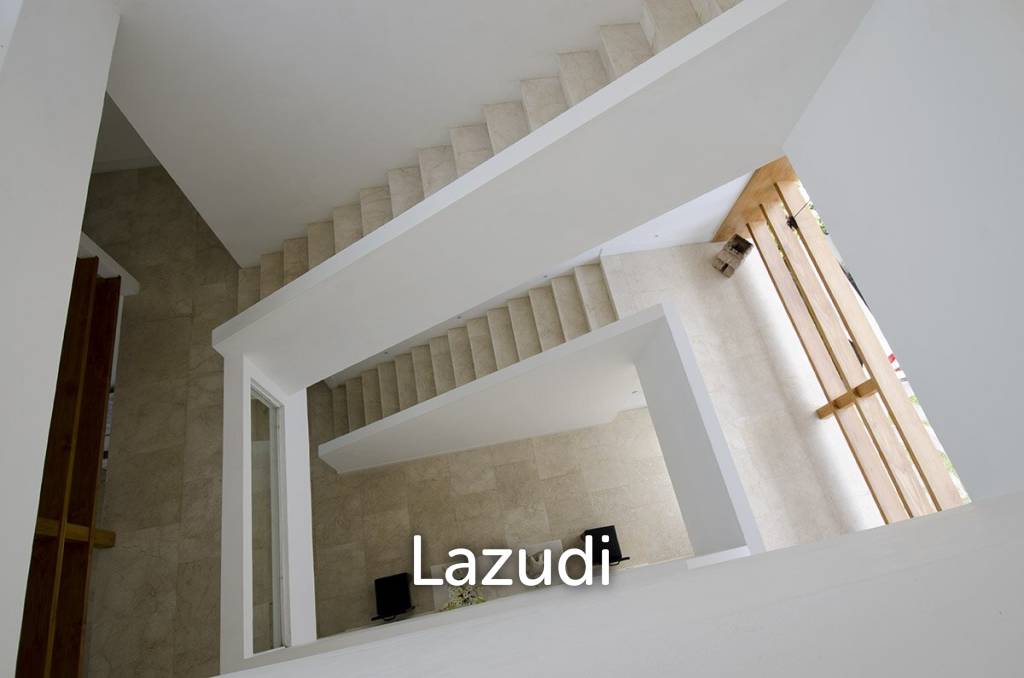 Mediterranean villa walking distance to Pererenan Beach