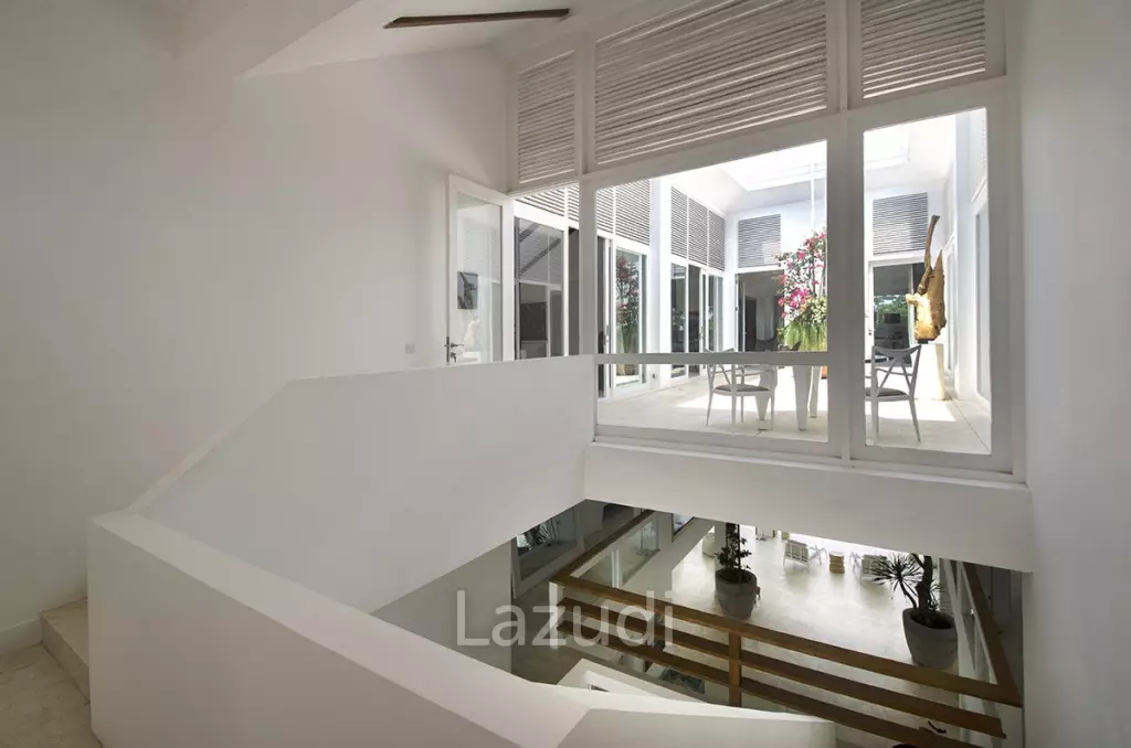 Mediterranean villa walking distance to Pererenan Beach