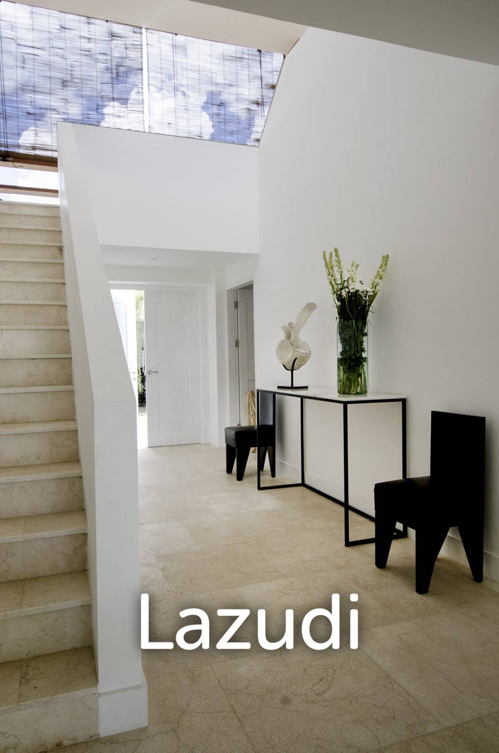 Mediterranean villa walking distance to Pererenan Beach