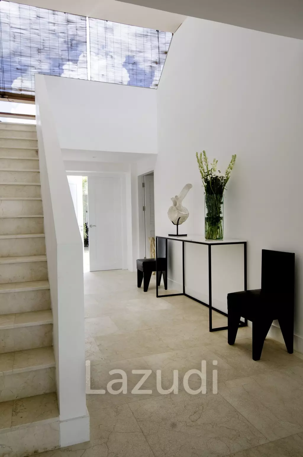 Mediterranean villa walking distance to Pererenan Beach