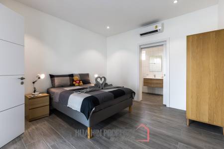 Palm Garden : 5 Bed 4 Bath Pool Villa