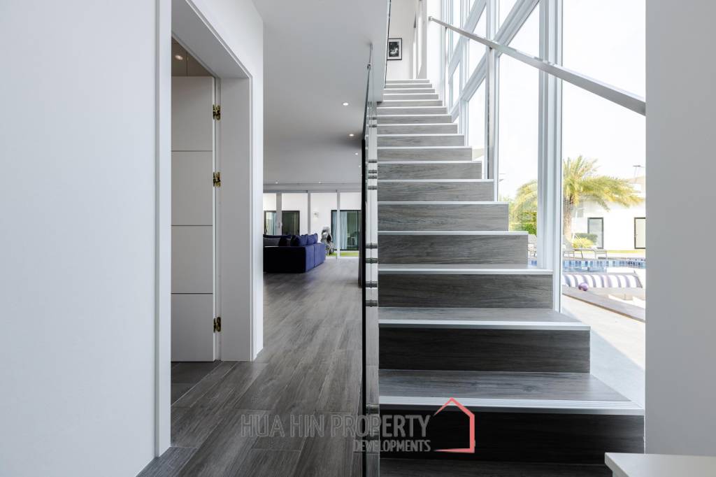 Palm Garden : 5 Bed 4 Bath Pool Villa