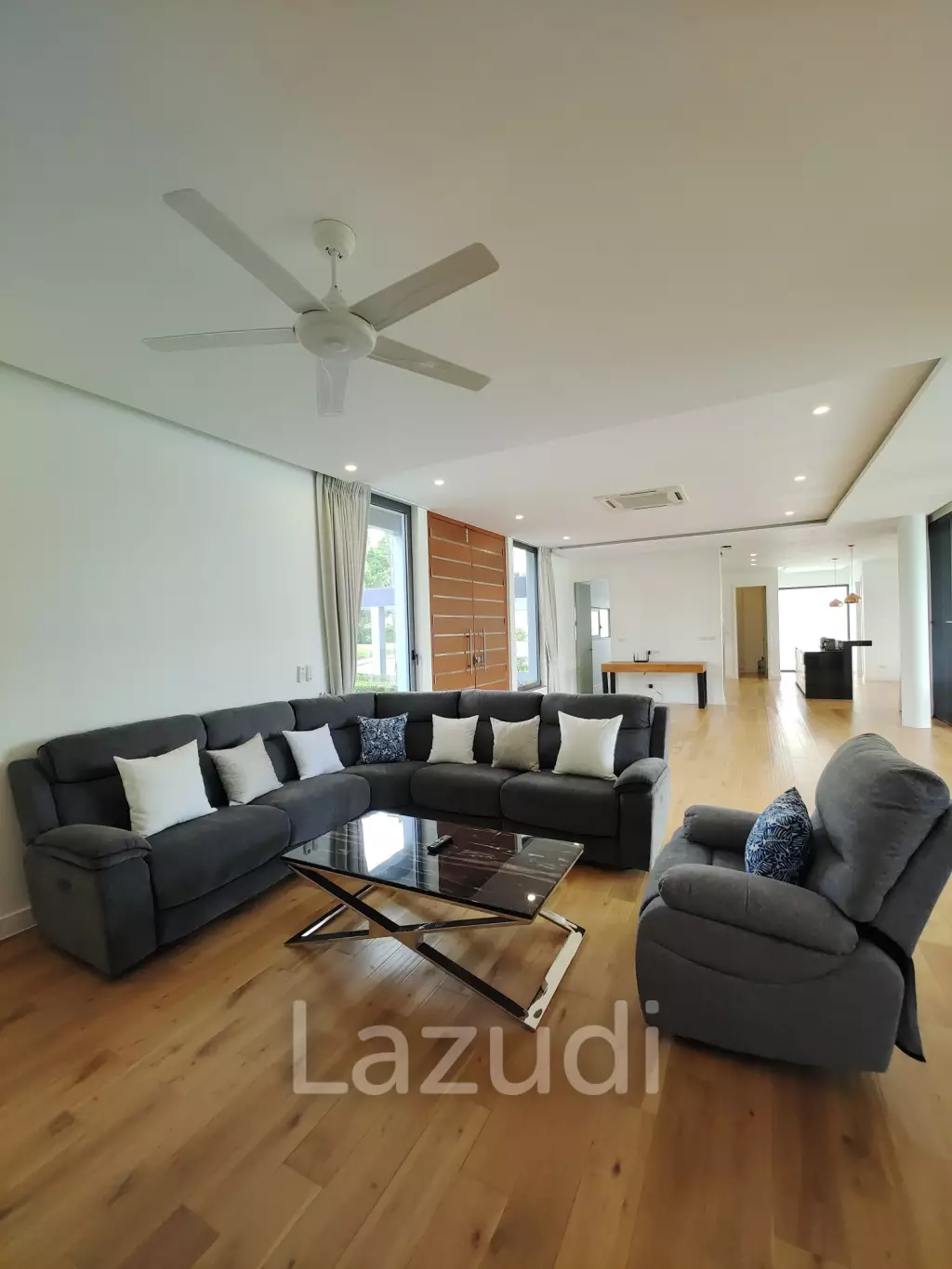 AMAZING PRIVATE 4 BEDROOM POOL VILLA IN LAGUNA