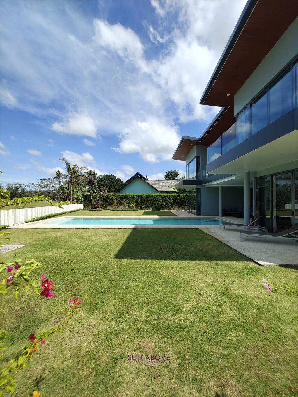 AMAZING PRIVATE 4 BEDROOM POOL VILLA IN LAGUNA