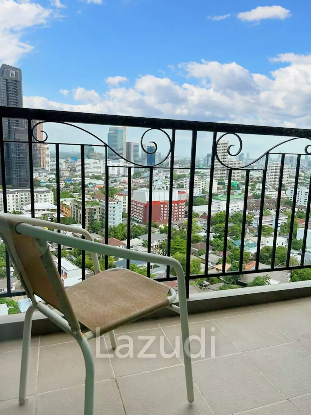 1 Bed 1 Bath 55 SQ.M The Crest Sukhumvit 34