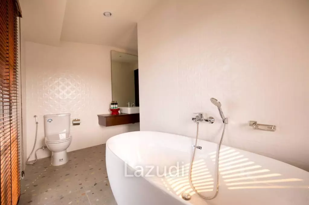 4 Bedroom 500 SQ.M Pool Villa in Saraphi