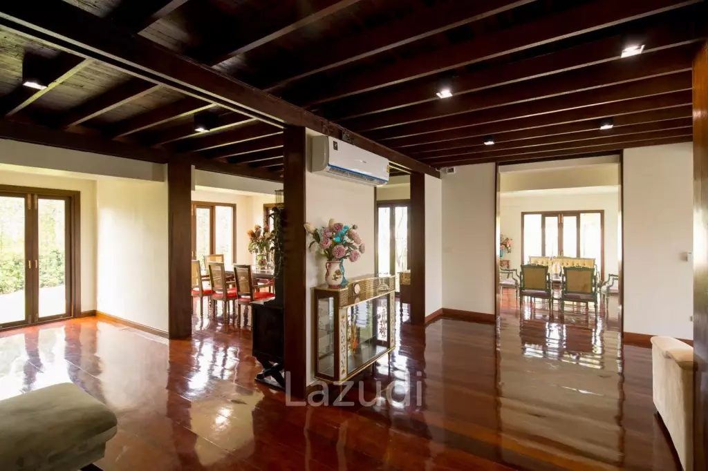 4 Bedroom 500 SQ.M Pool Villa in Saraphi