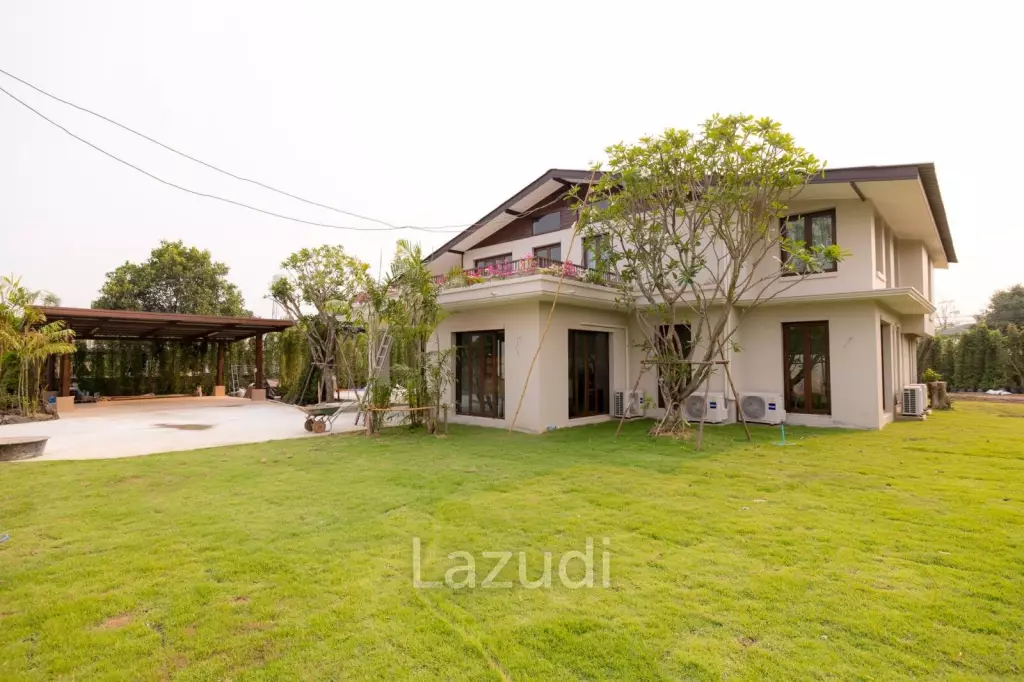 4 Bedroom 500 SQ.M Pool Villa in Saraphi