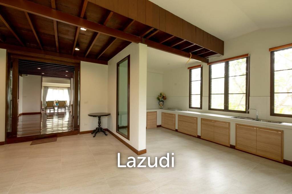4 Bedroom 500 SQ.M Pool Villa in Saraphi