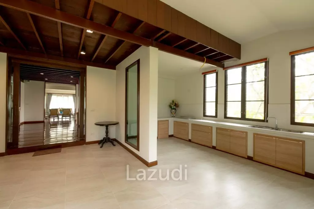 4 Bedroom 500 SQ.M Pool Villa in Saraphi