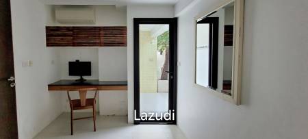 Casa Daeng - Duplex Condo in Detached House