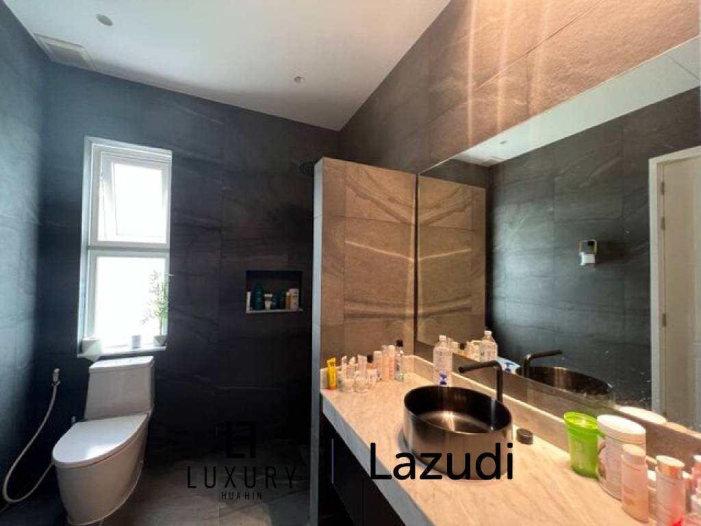 900 metro cuadrado 5 ` 4 Baño Villa de Venta