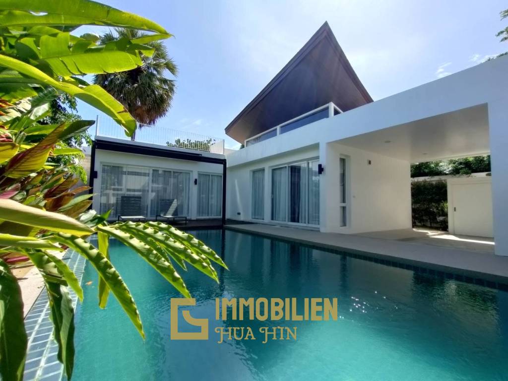 3 Bedroom Pool Villa on Beachfront Housing Development in Paknampran