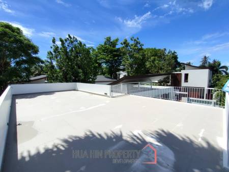 3 Bedroom Pool Villa on Beachfront Housing Development in Paknampran