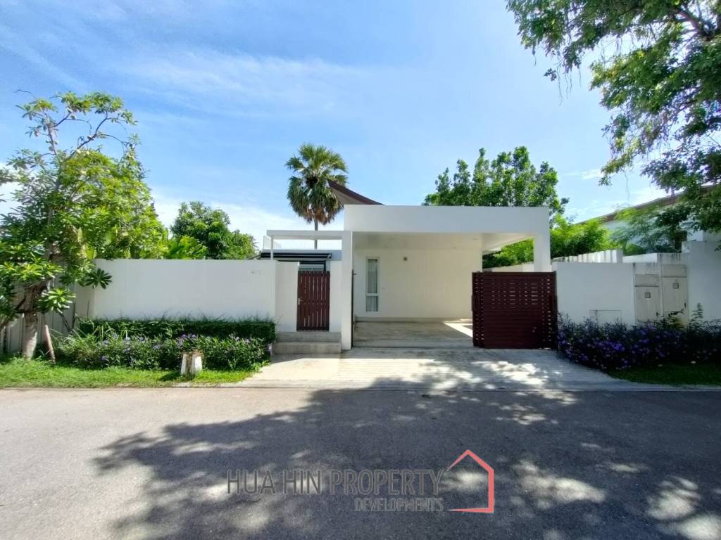 3 Bedroom Pool Villa on Beachfront Housing Development in Paknampran