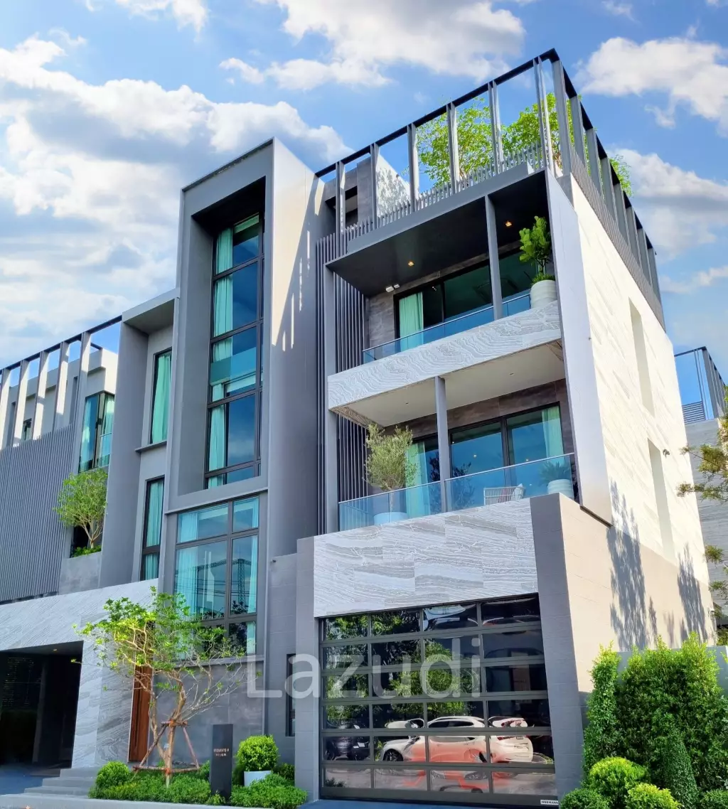 4 Bed 7 Bath 846 SQ.M Ninety-Five East One