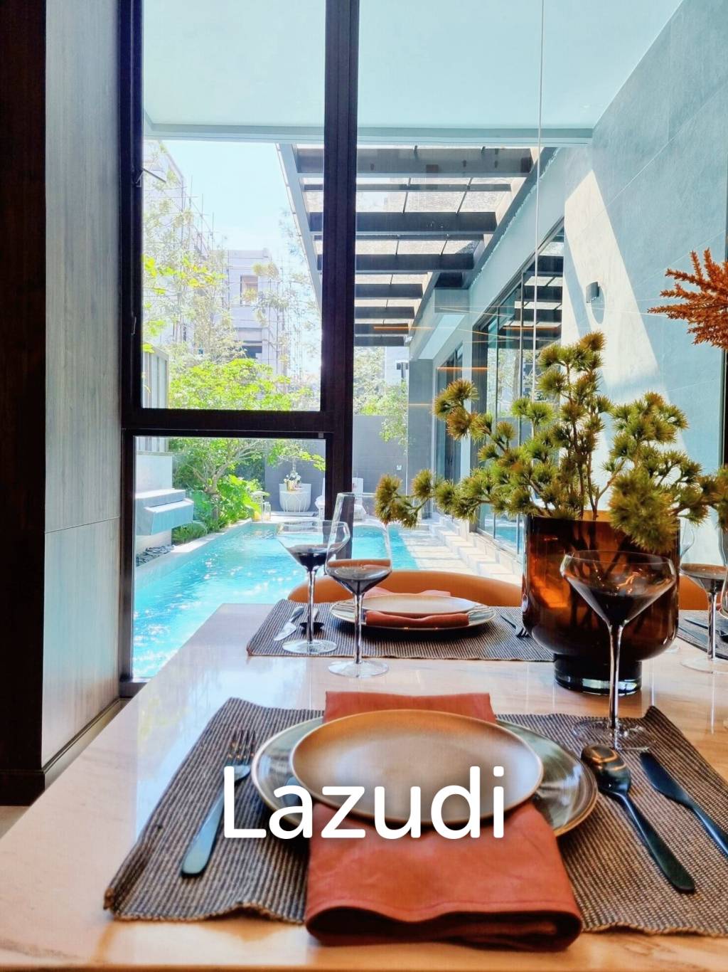 4 Bed 7 Bath 846 SQ.M Ninety-Five East One
