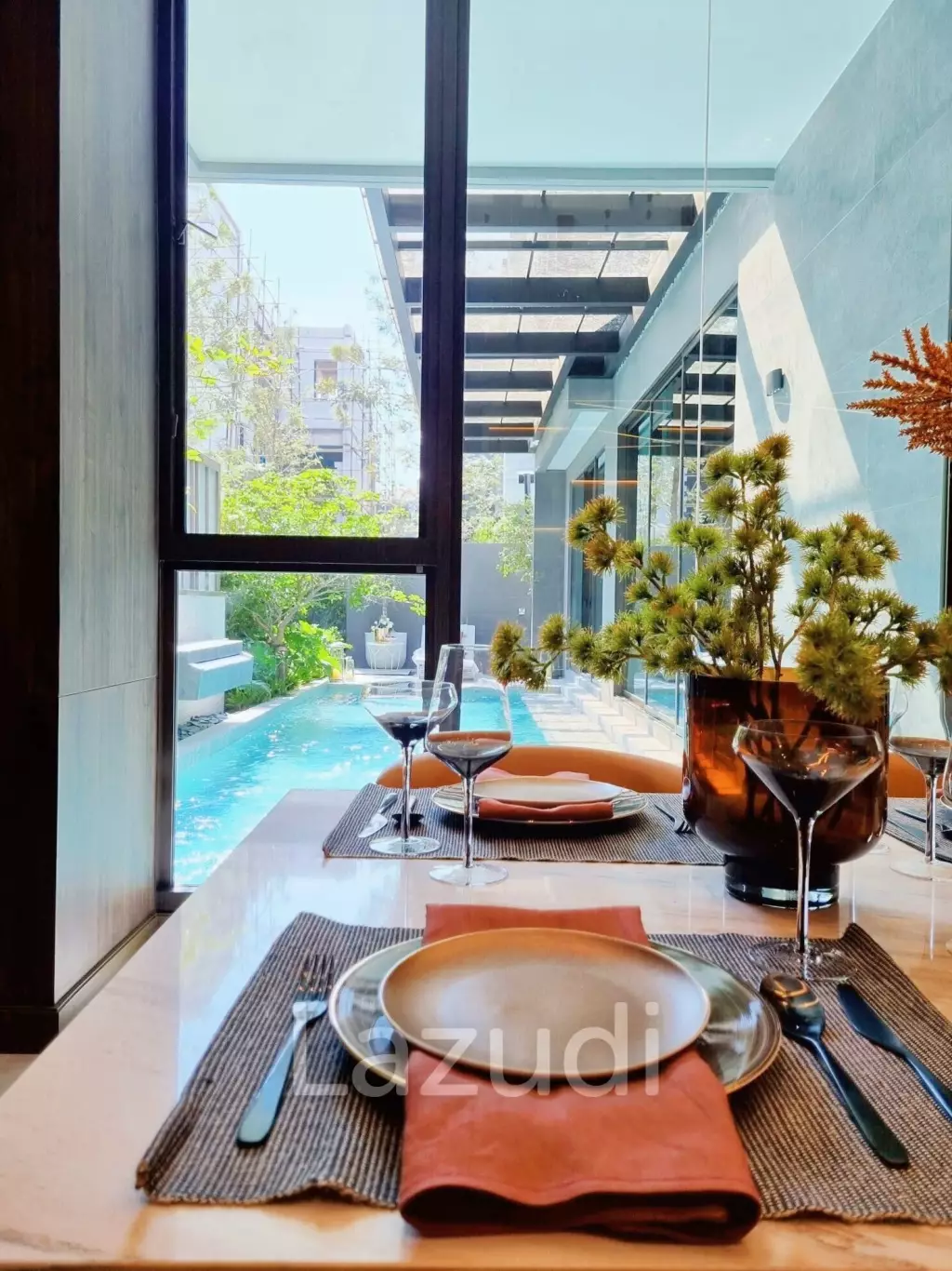 4 Bed 7 Bath 846 SQ.M Ninety-Five East One