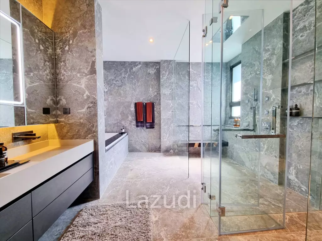 4 Bed 7 Bath 846 SQ.M Ninety-Five East One
