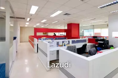 Office at Sorachai Ekkamai Building