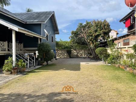 Thai House with Land in Fisherman Village