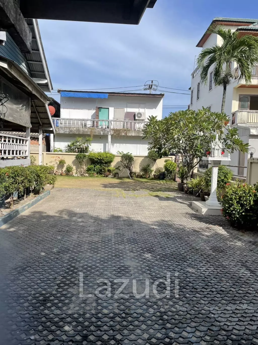 House and Freehold Land in the Heart of Fisherman's Village!
