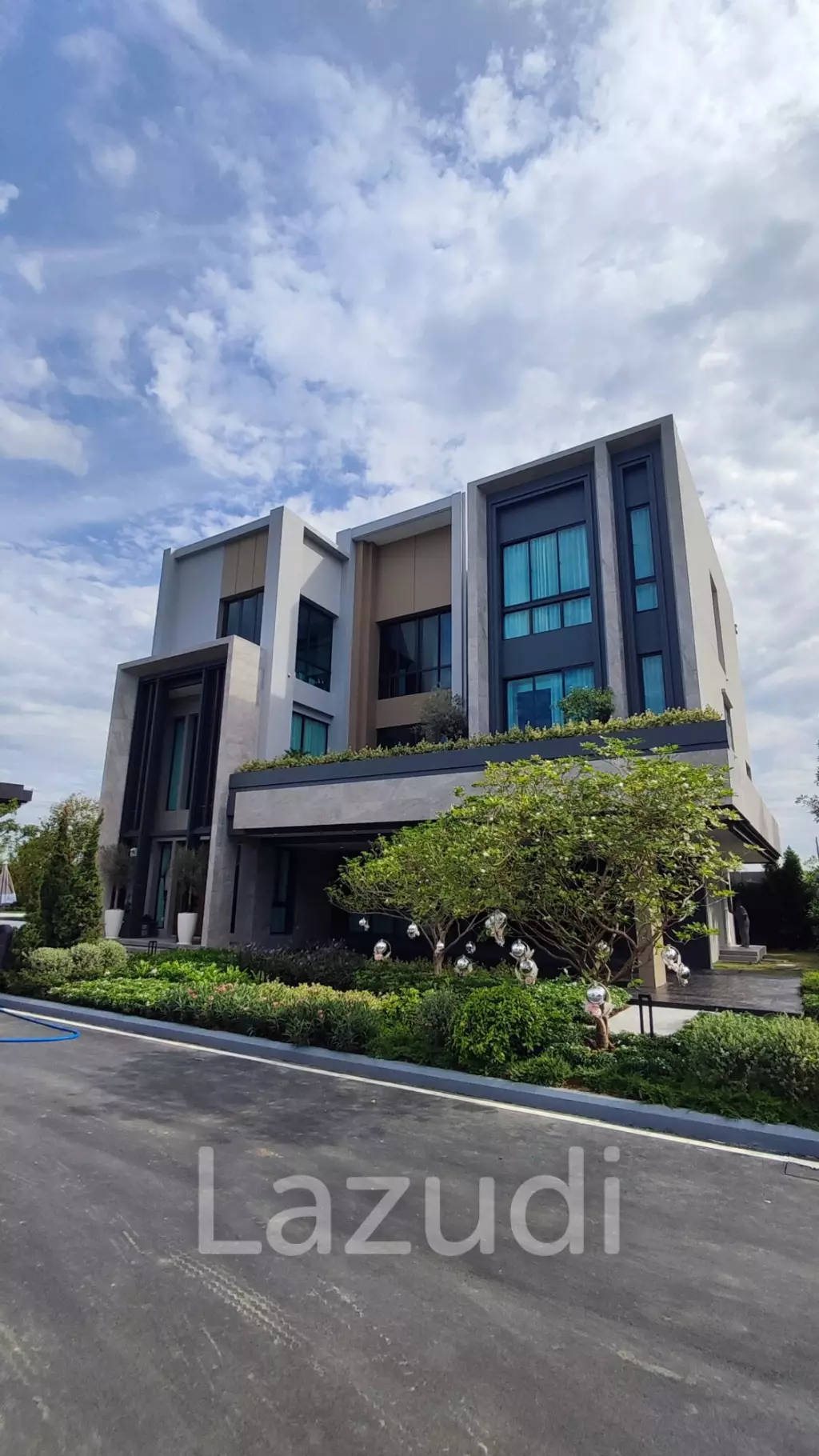 5 Bed 6 Bath 776 SQ.M Grand Bangkok Boulevard Rama 9 – Krungthep Kreetha