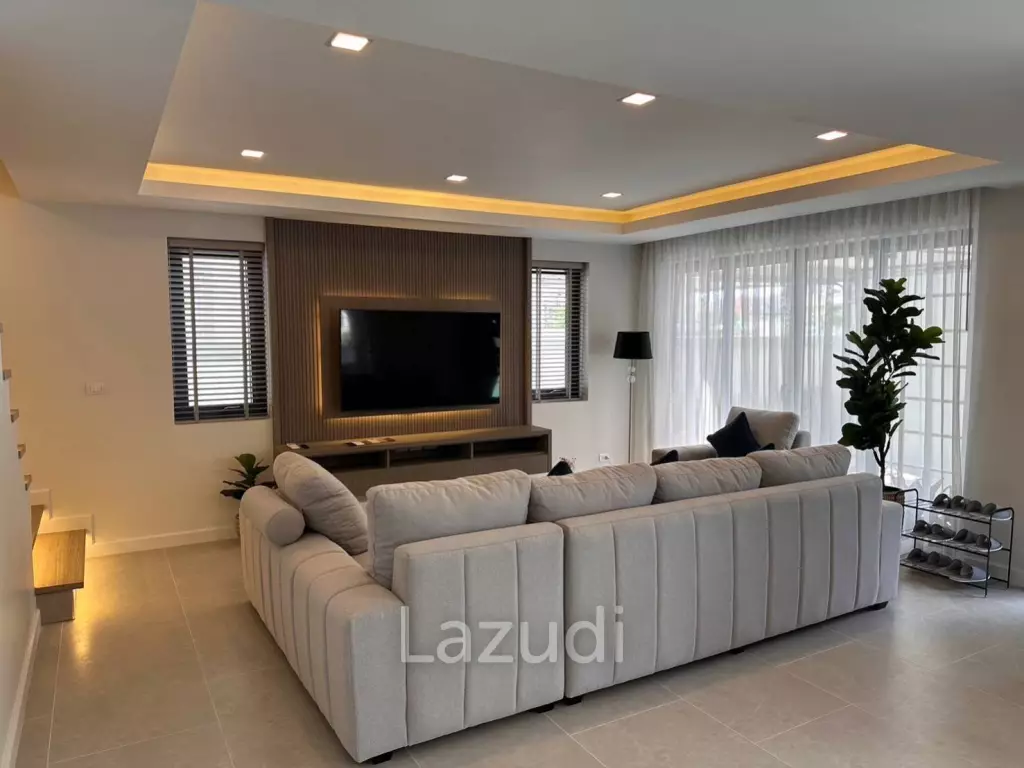 3 Bed 4 Bath 190 SQ.M Zensiri Midtown Villas