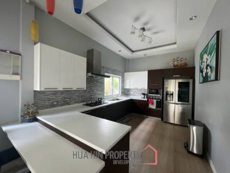 AV88 GOLD : 4 bed pool villa