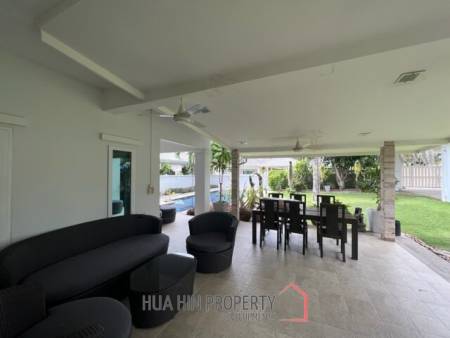 AV88 GOLD : 4 bed pool villa
