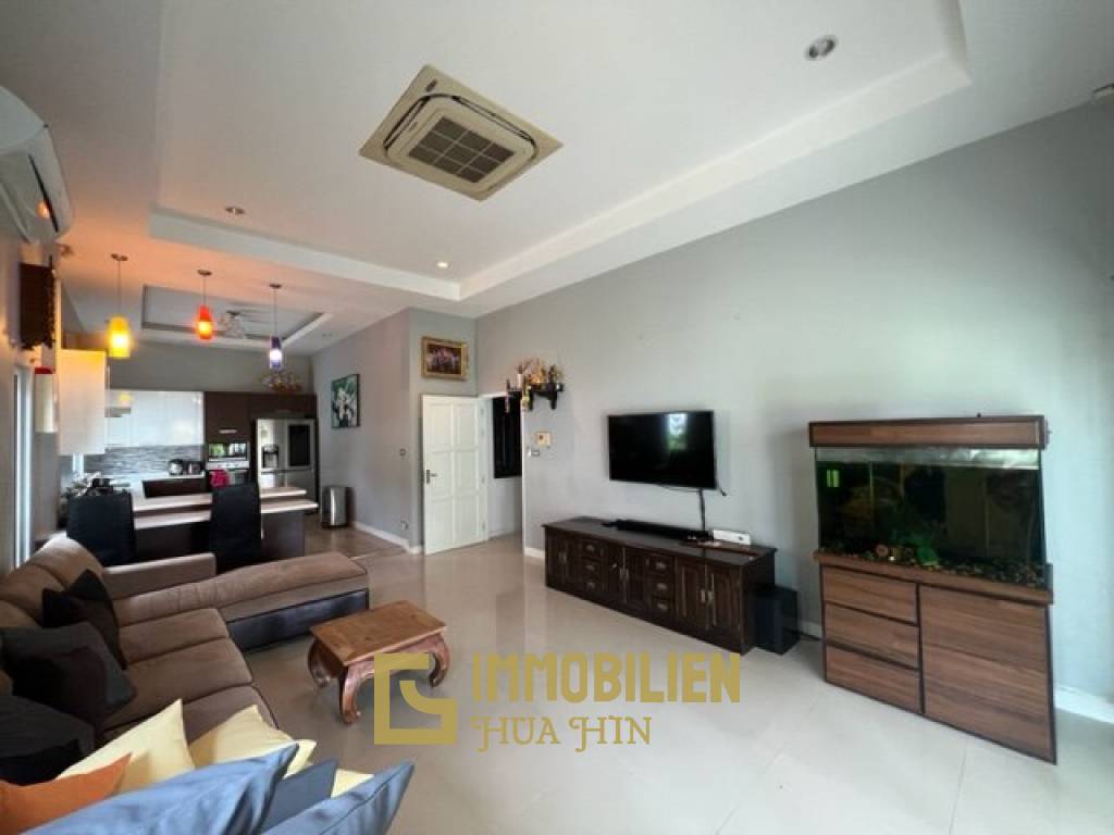 AV88 GOLD : 4 bed pool villa