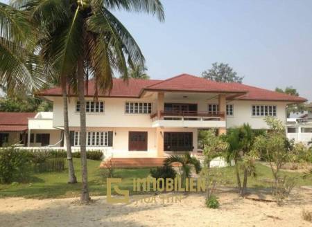 ABSOLUTE BEACHFRONT LAND CLOSE HUA HIN TOWN : included 2 storey house on bech