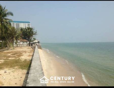 ABSOLUTE BEACHFRONT LAND CLOSE HUA HIN TOWN : included 2 storey house on bech
