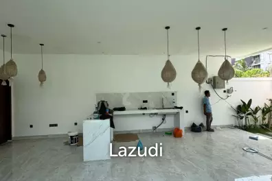 Newly 3 bedroom built Villa walking distance to Petitenget beach