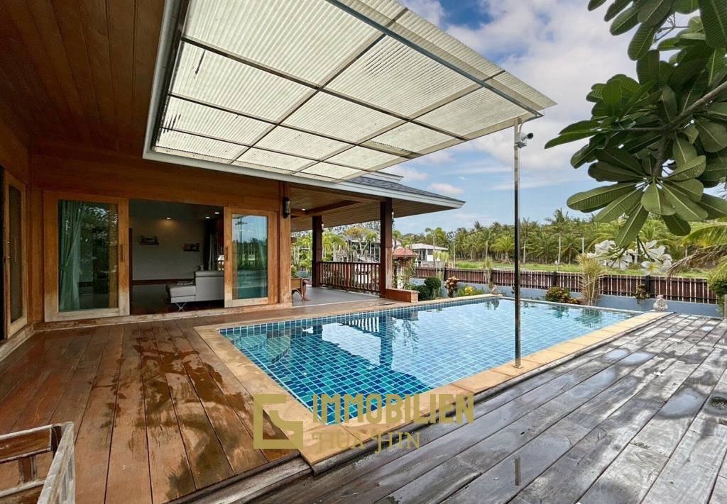 3 Schlafzimmer Pool Villa + Coffee Shop auf einem 10 Rai (16.000 qm) großen Land in Khao Kalok