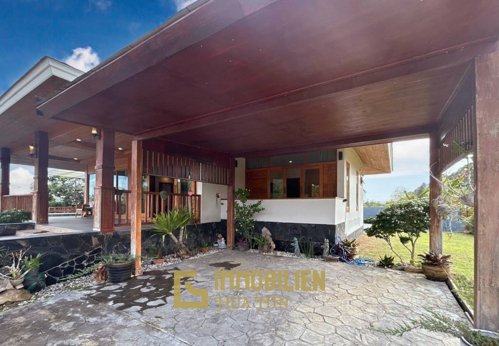 3 Schlafzimmer Pool Villa + Coffee Shop auf einem 10 Rai (16.000 qm) großen Land in Khao Kalok