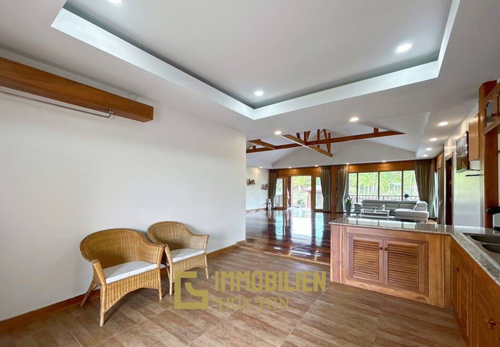 3 Schlafzimmer Pool Villa + Coffee Shop auf einem 10 Rai (16.000 qm) großen Land in Khao Kalok