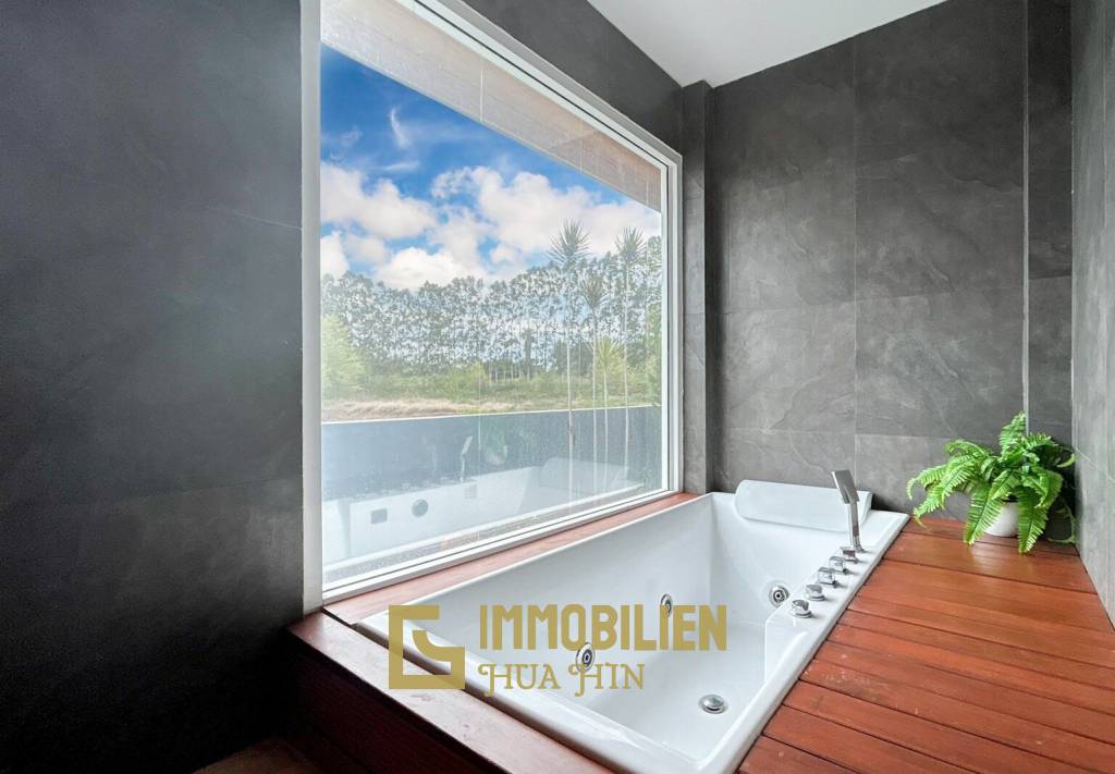 3 Schlafzimmer Pool Villa + Coffee Shop auf einem 10 Rai (16.000 qm) großen Land in Khao Kalok