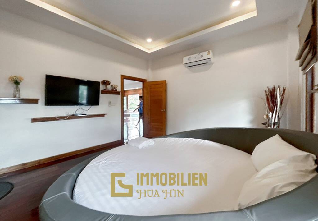 3 Schlafzimmer Pool Villa + Coffee Shop auf einem 10 Rai (16.000 qm) großen Land in Khao Kalok