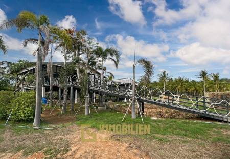 3 Schlafzimmer Pool Villa + Coffee Shop auf einem 10 Rai (16.000 qm) großen Land in Khao Kalok