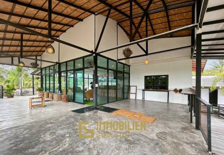 3 Schlafzimmer Pool Villa + Coffee Shop auf einem 10 Rai (16.000 qm) großen Land in Khao Kalok