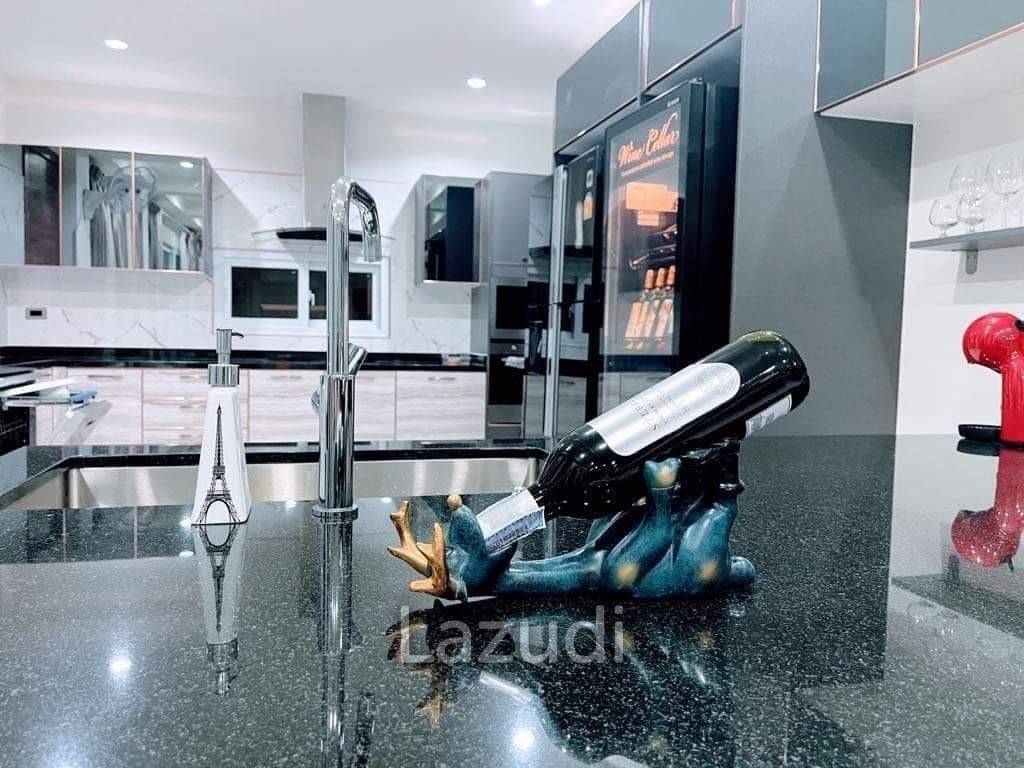 6 Bedroom 6 Bathroom 376 SQ.M Park Village